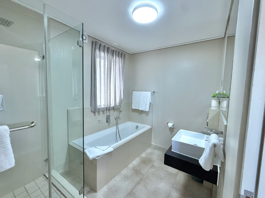 3 Bedroom Property for Sale in Waves Edge Western Cape